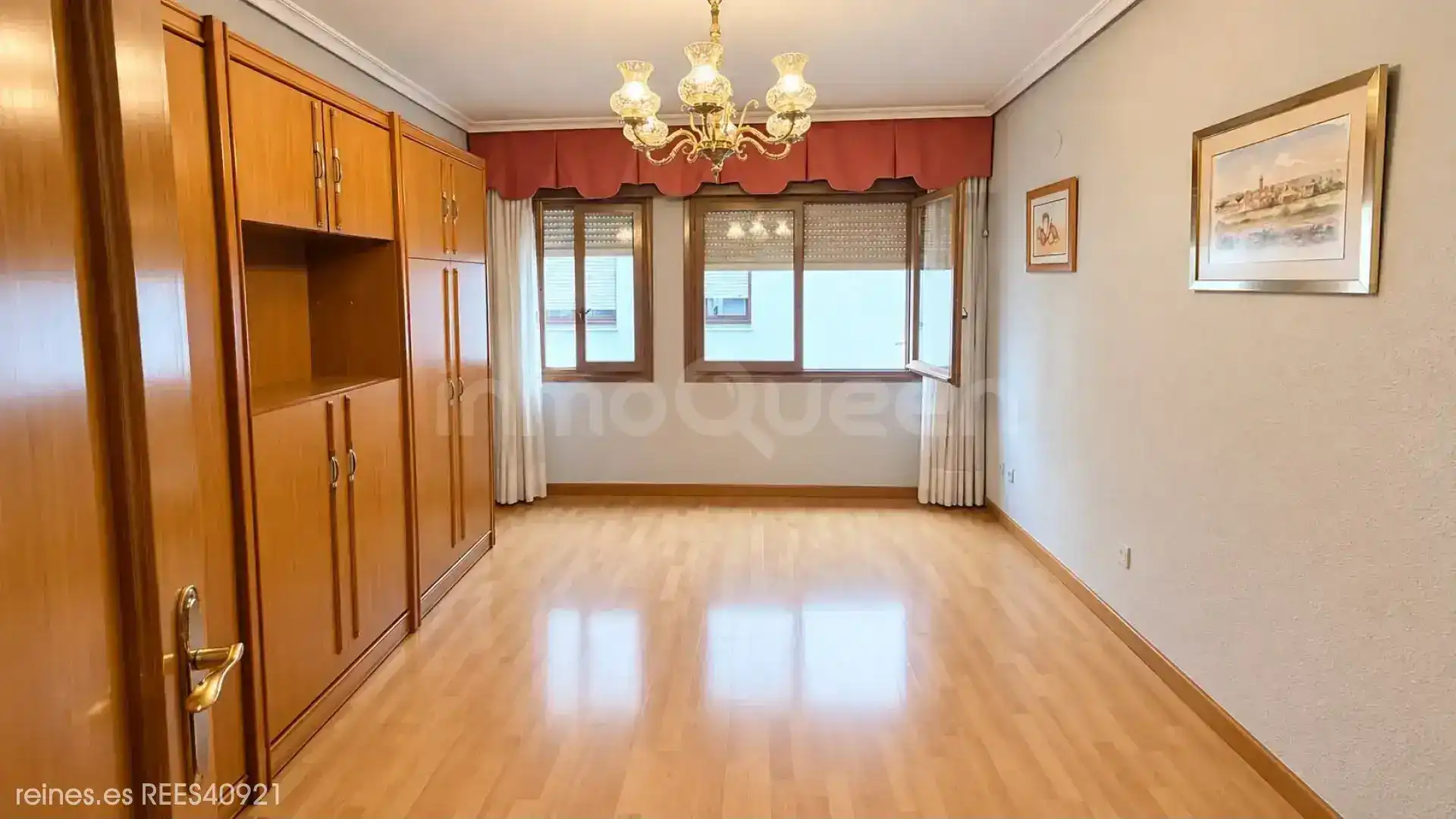 Sala d'estar de Pis en venda en Zaragoza amb Calefacció, Terrassa i Moblat