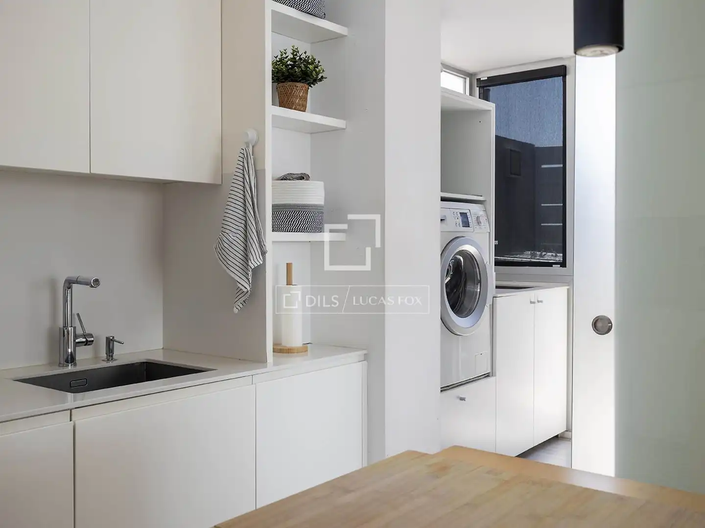 Küche von Dachboden zur Miete in Barcelona mit Klimaanlage, Terrasse und Möbliert