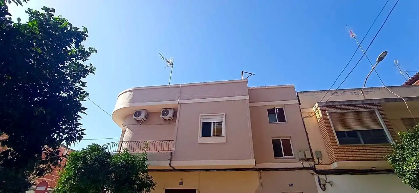 Habitació a calle de Ramon Villarroya, Moncada