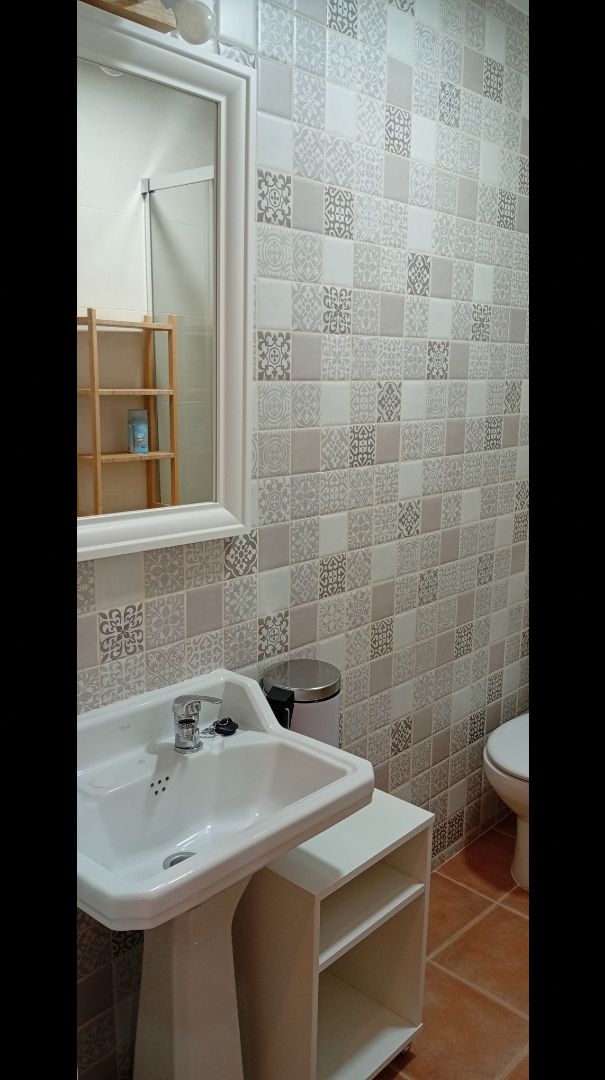 Bathroom of Flat to rent in  Granada Capital  with Furnished, Washing machine and Microwave