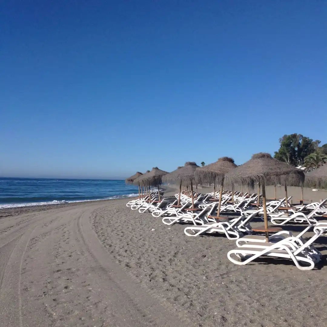 Vista exterior de Piso en venta en Marbella con Calefacción
