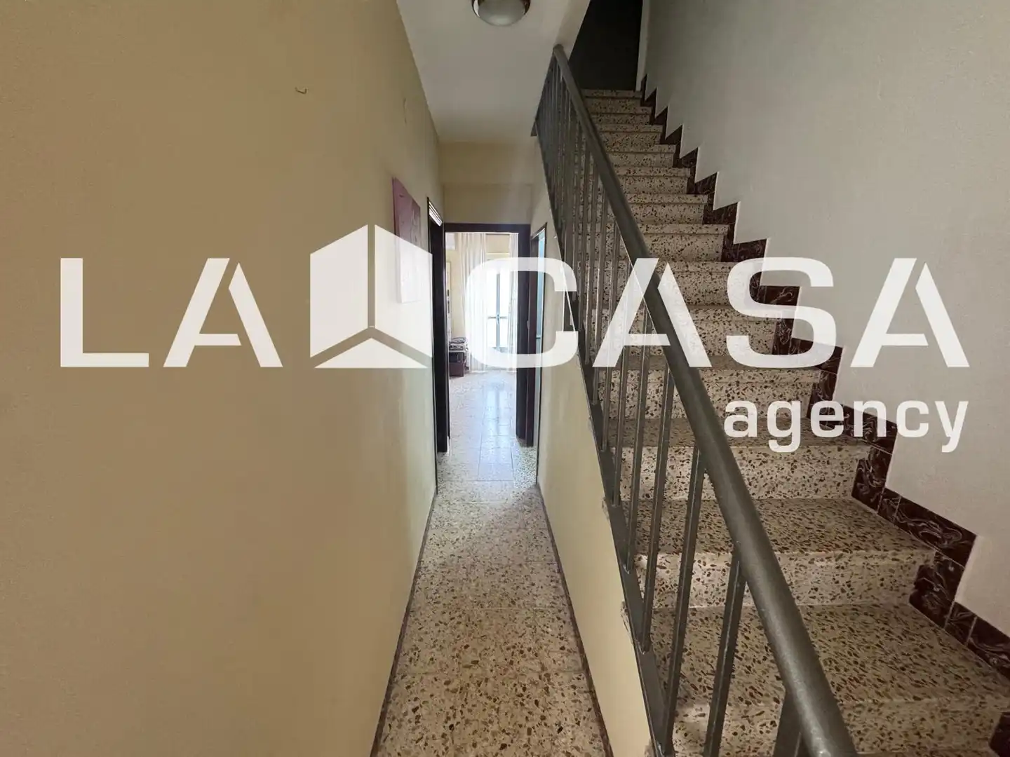 Houses for sale in Sevilla  with Air Conditioner and Storage room