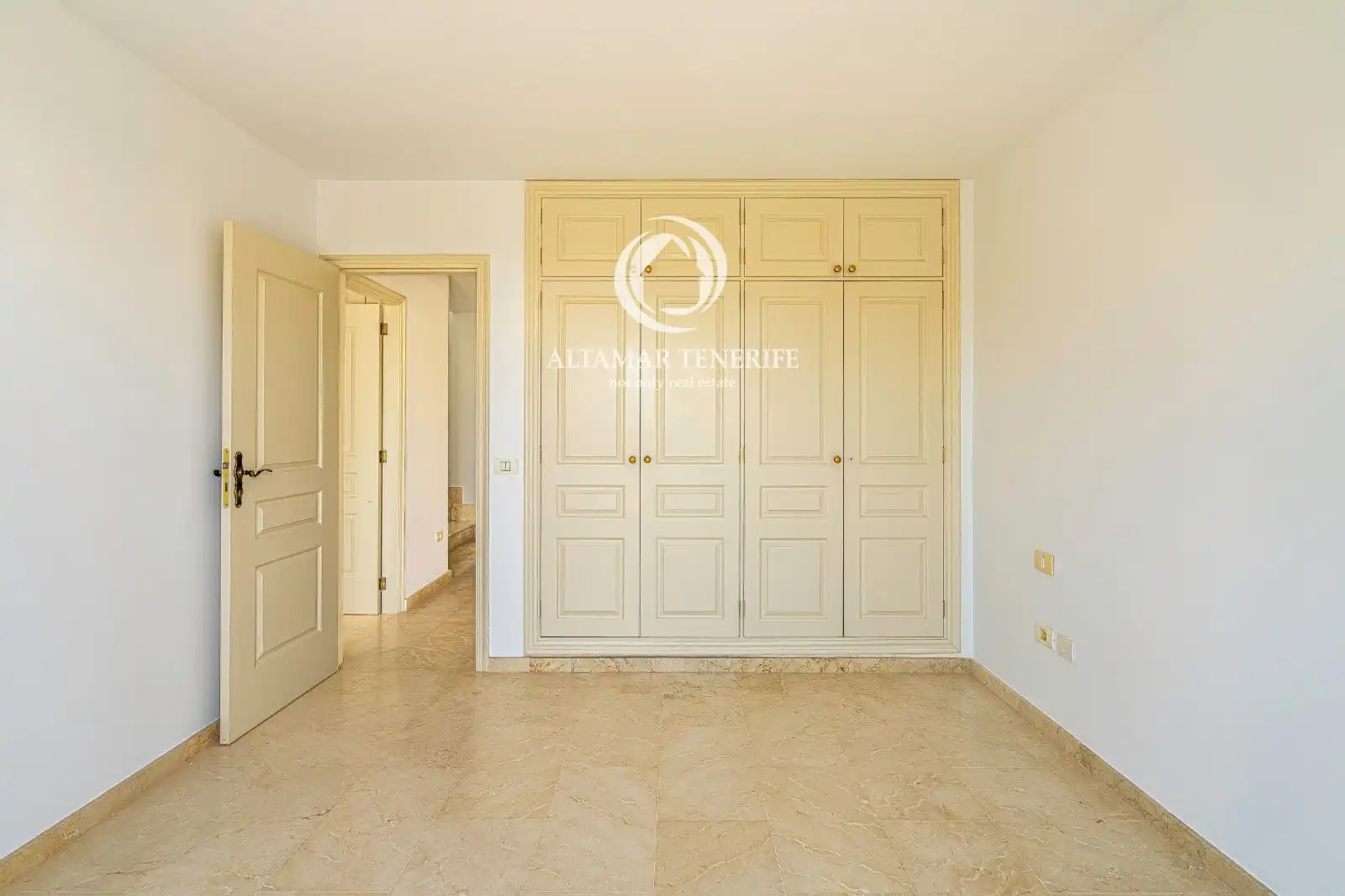 Habitación de Apartamento en venta en Arona con Jardín privado, Terraza y Piscina