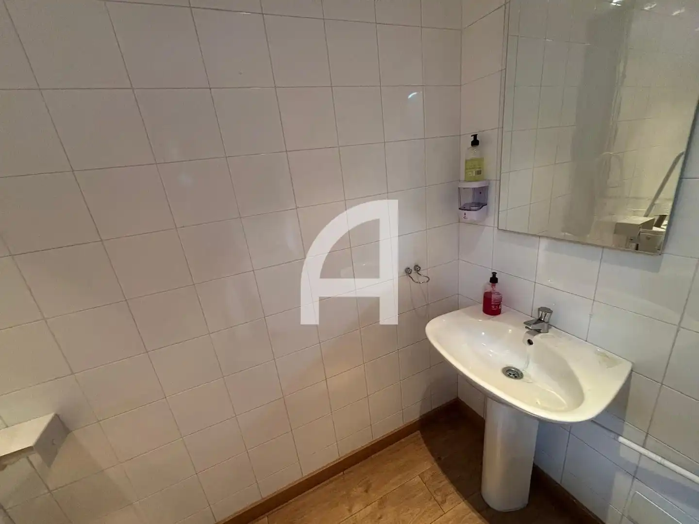 Baño de Local de alquiler en Terrassa