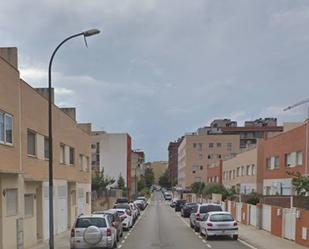 Vista exterior de Casa adosada en venda en Reus amb Terrassa