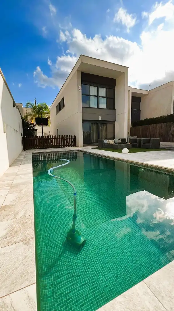Casa pareada con piscina en venta en San Antonio de Benagéber, imagen 2