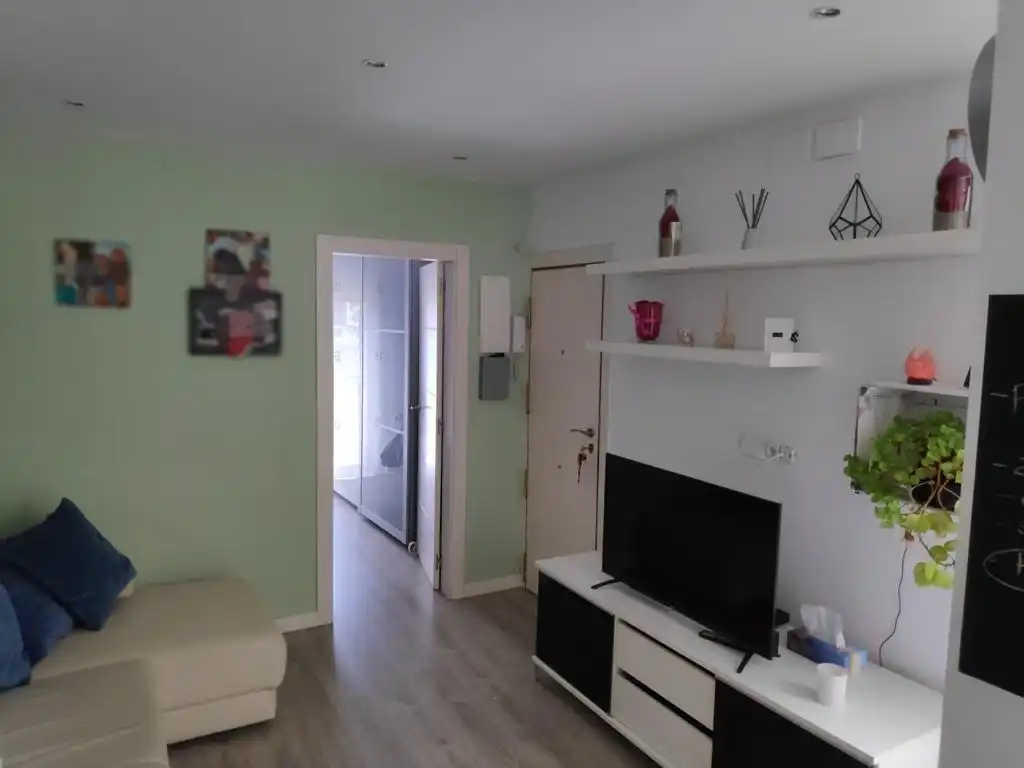 Piso con terraza en venta en Carrer de Navata, imagen 2