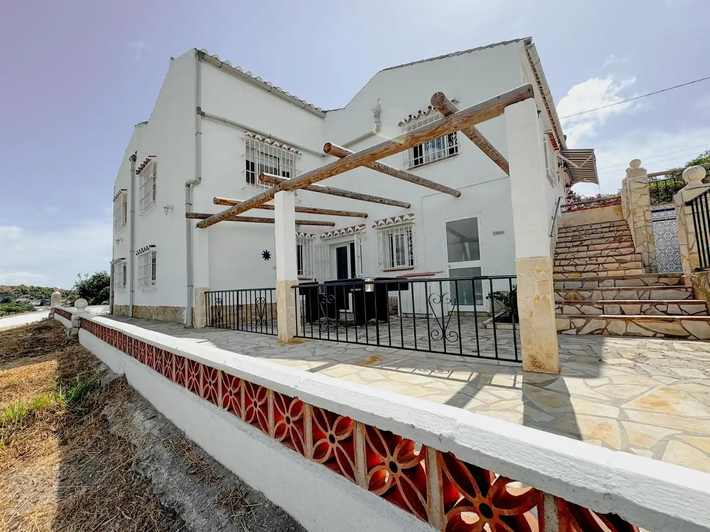 Vista exterior de Casa o chalet en venta en Nerja con Aire acondicionado, Jardín privado y Terraza