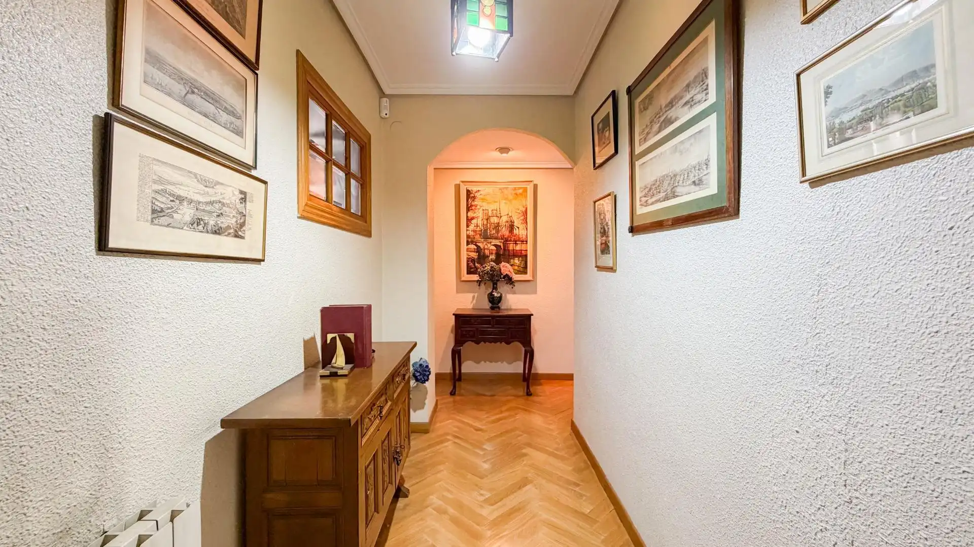Wohnung zum Verkauf in Valencia mit Klimaanlage, Heizung und Parkett