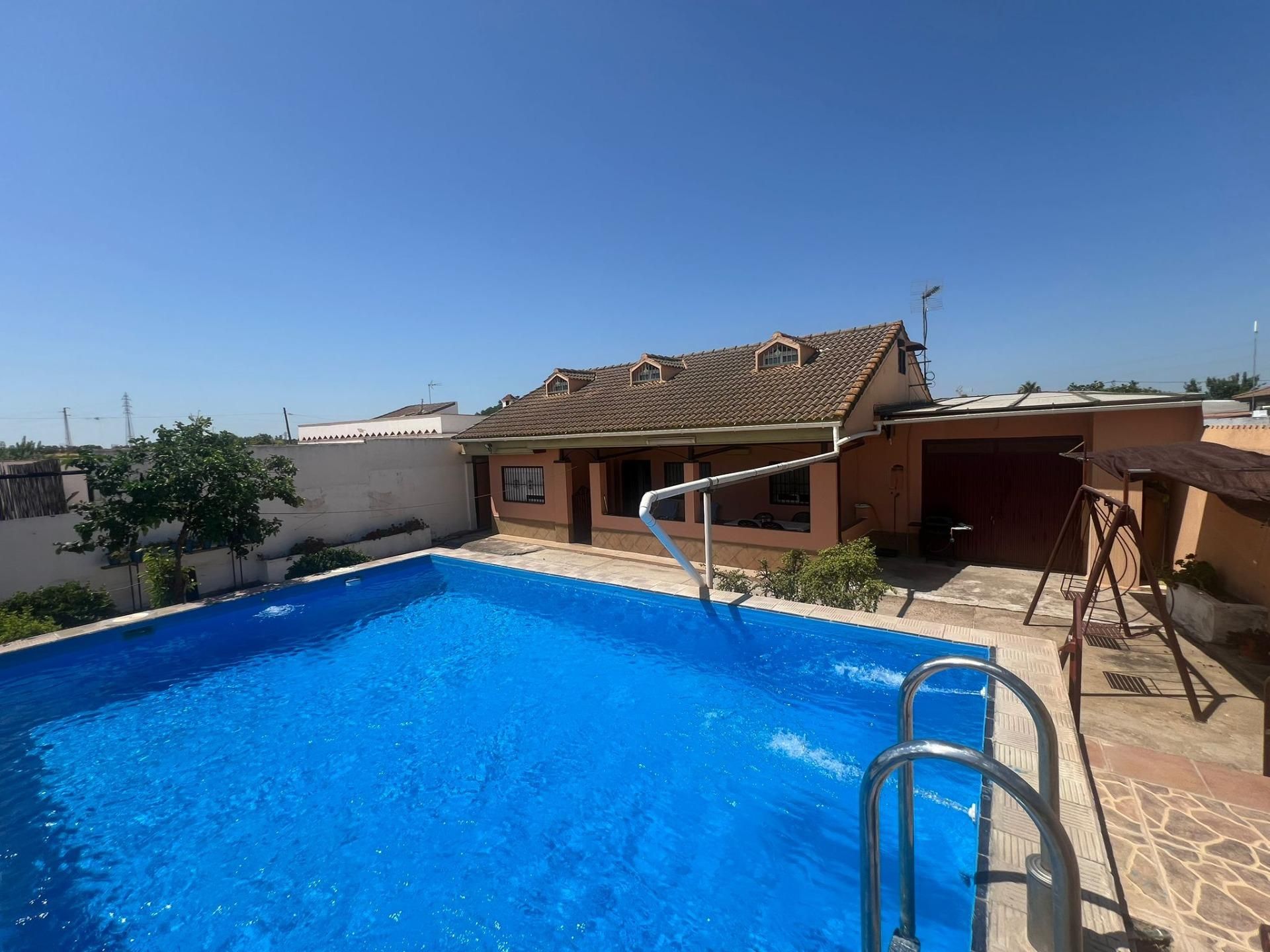 Swimming pool of Country house for sale in Dos Hermanas  with Air Conditioner, Private garden and Terrace