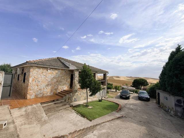 Casa-chalet en Venta en Calle BADAJOZ en Cedillo del Condado