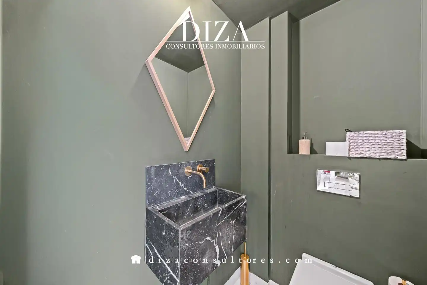 Bathroom of Attic for sale in Madrid  with Air Conditioner, Terrace and Storage room