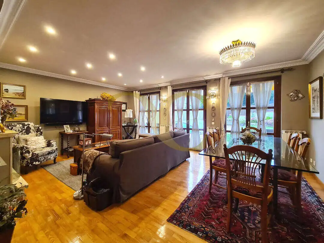 Sala de estar de Casa o chalet en venta en Noreña con Calefacción, Jardín privado y Terraza