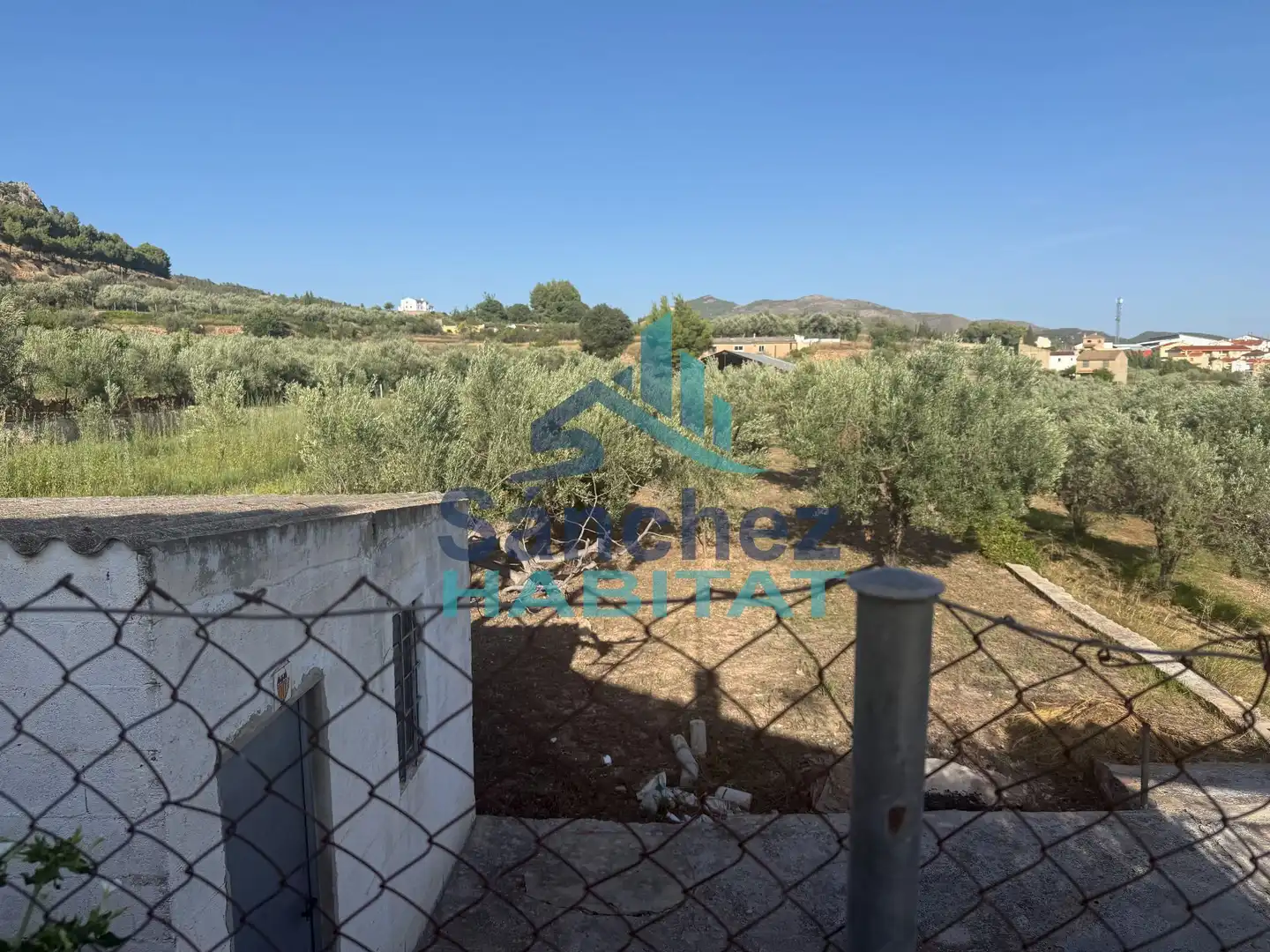 Houses for sale in Chelva  with Private garden, Terrace and Storage room