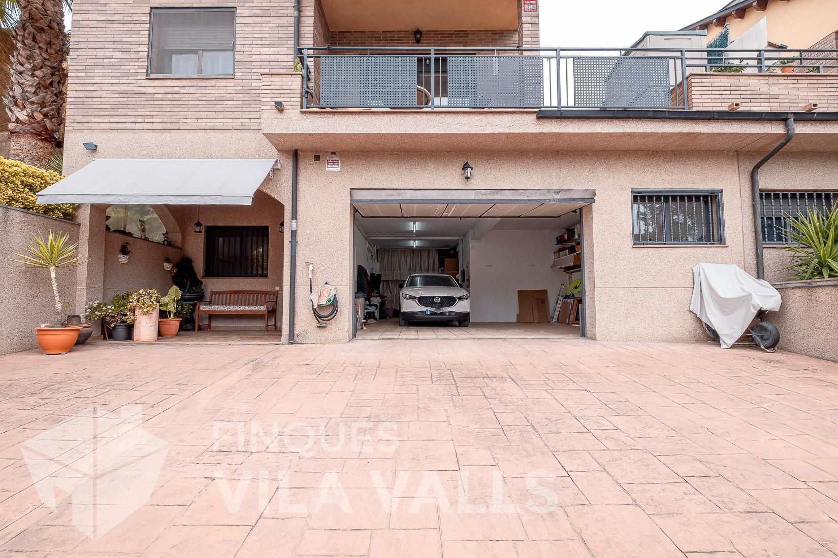 Vista exterior de Casa o xalet en venda en Palau-solità i Plegamans amb Aire condicionat, Calefacció i Jardí privat