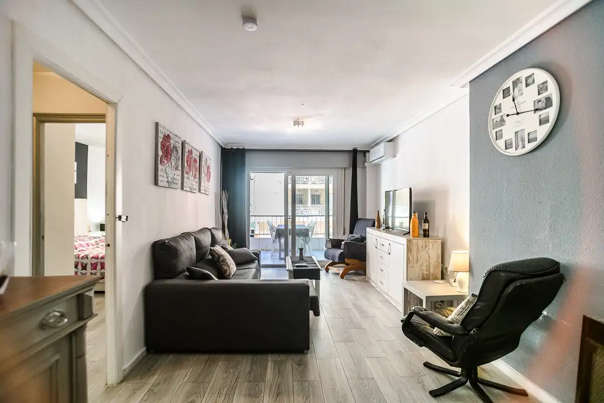 Sala de estar de Piso en venta en Torrevieja con Aire acondicionado, Calefacción y Terraza