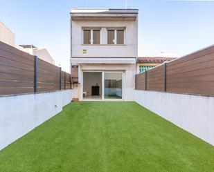 Vista exterior de Casa o xalet en venda en Terrassa amb Calefacció, Jardí privat i Terrassa