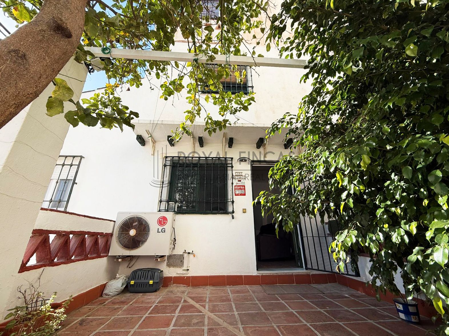 Exterior view of Single-family semi-detached for sale in Torremolinos  with Air Conditioner, Private garden and Terrace