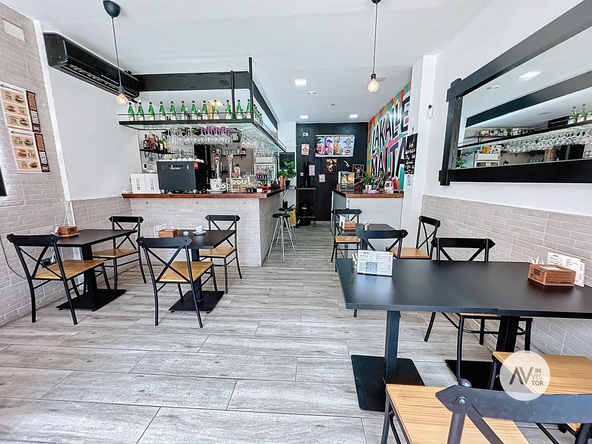 Local en venda en  Barcelona Capital amb Aire condicionat, Terrassa i Moblat