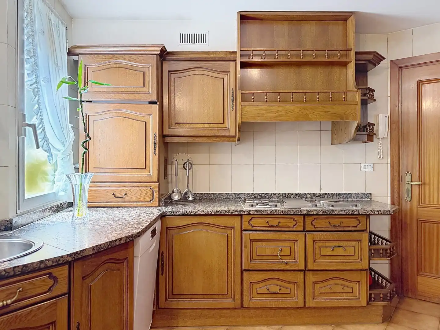 Kitchen of Duplexes for sale in Donostia - San Sebastián   with Heating, Terrace and Storage room