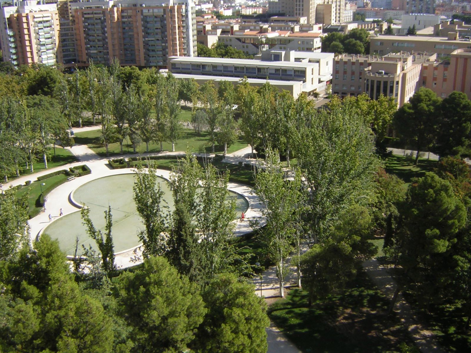 Vista exterior de Pis de lloguer en  Zaragoza Capital amb Aire condicionat, Calefacció i Jardí privat