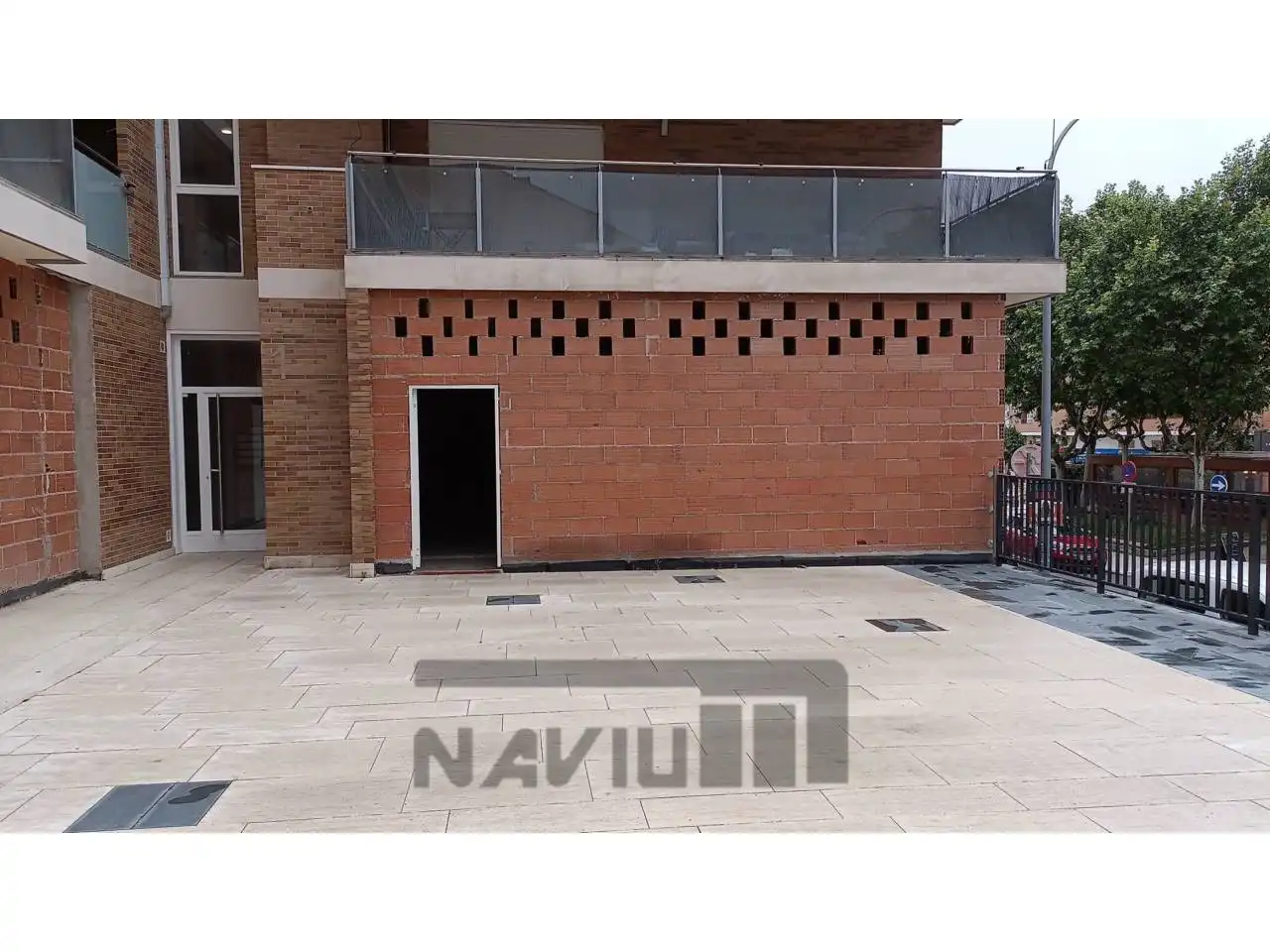 Local comercial en venta en Calle Julian Berrendero