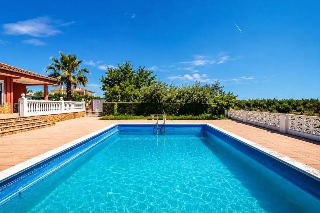 Schwimmbecken von Haus oder Chalet zum Verkauf in Carlet mit Privatgarten, Terrasse und Schwimmbad