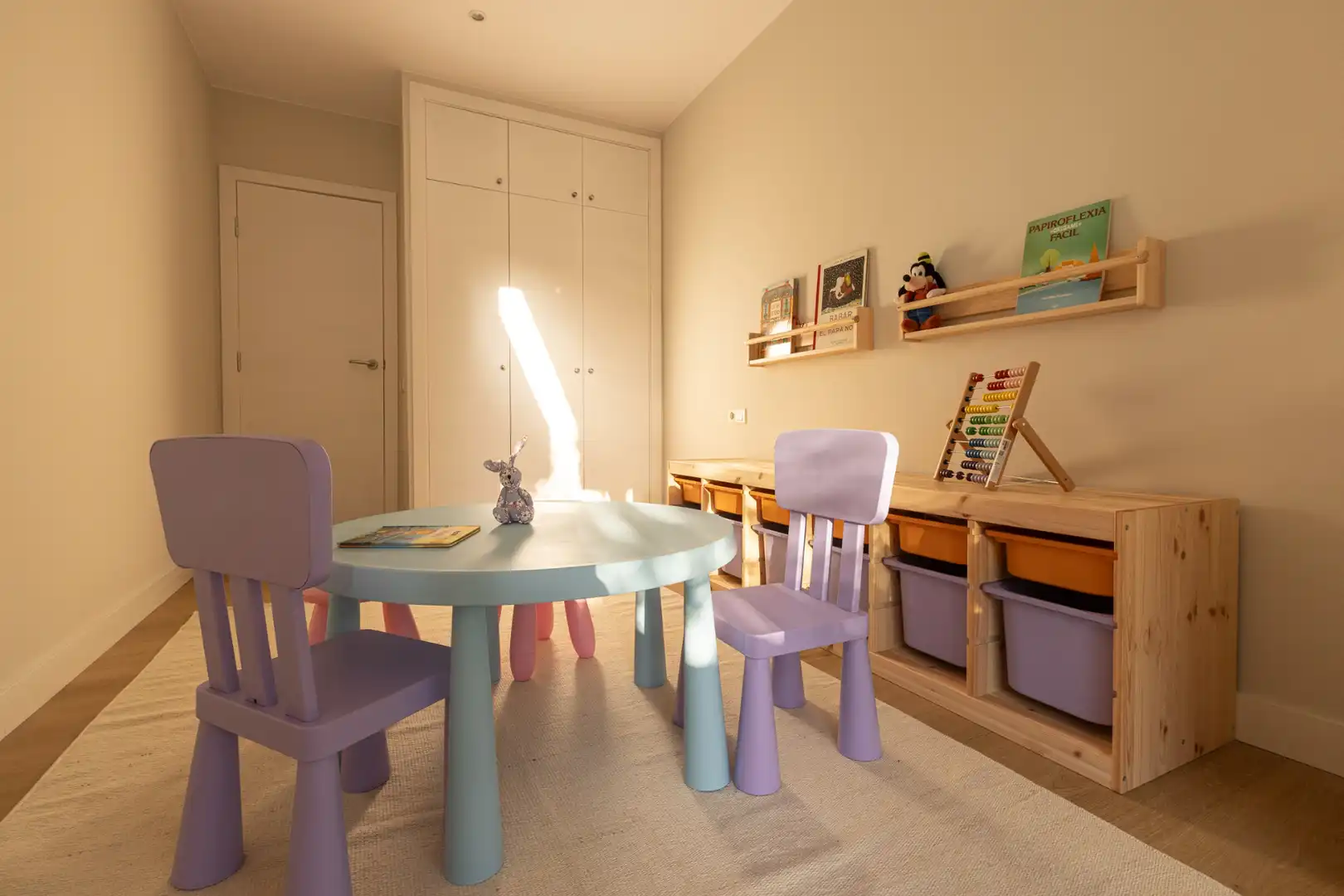 Schlafzimmer von Wohnung zum Verkauf in Badalona mit Klimaanlage, Heizung und Privatgarten