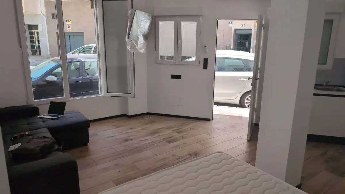 Habitación de Local en venta en Málaga con Calefacción