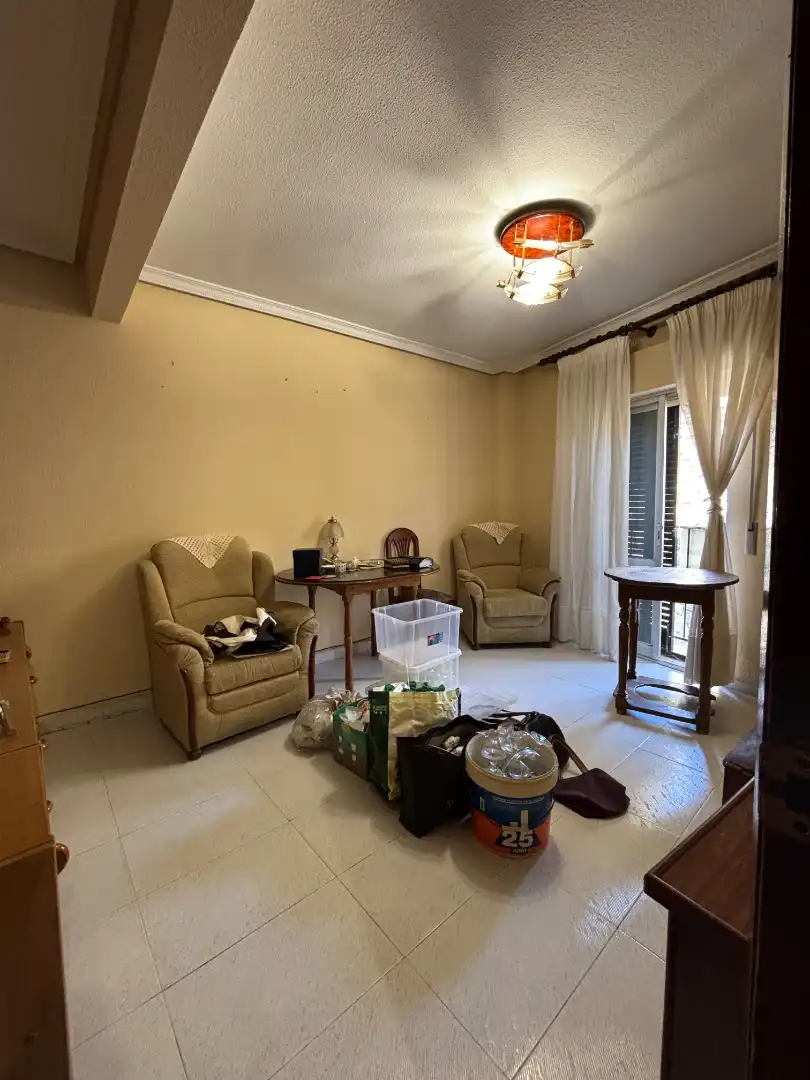 Sala d'estar de Casa adosada en venda en Plasencia amb Calefacció i Balcó
