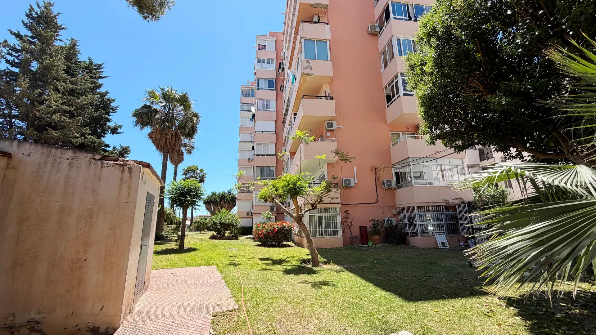 Außenansicht von Wohnung zum Verkauf in Benalmádena mit Gemeinschaftspool