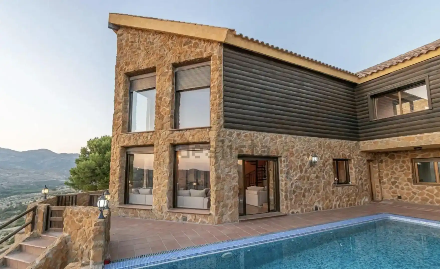 Vista exterior de Casa o chalet en venta en Castril con Aire acondicionado, Piscina y Balcón