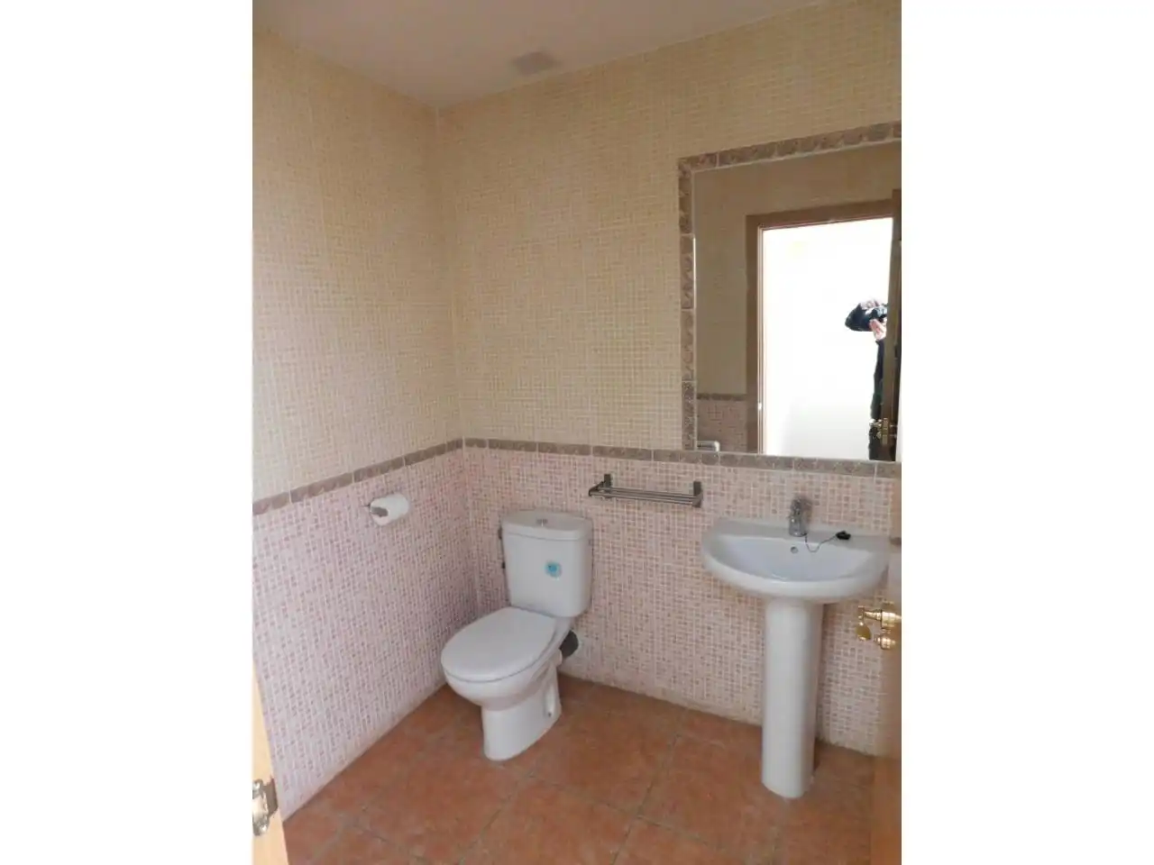 Baño de Casa o chalet en venta en Robledillo de la Jara con Calefacción, Jardín privado y Terraza