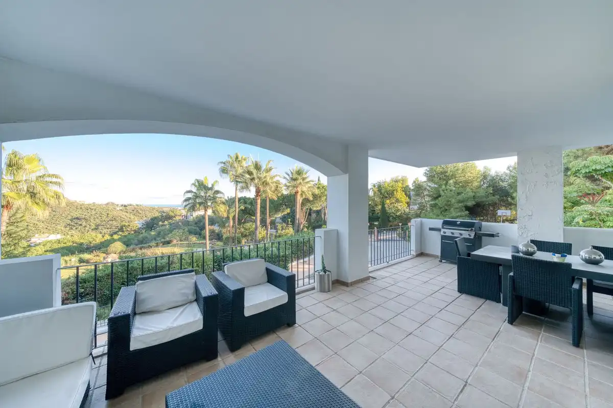 Terraza de Apartamento en venta en Benahavís con Aire acondicionado, Terraza y Piscina comunitaria