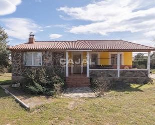 Vista exterior de Casa o xalet en venda en Fresno de Cantespino amb Calefacció