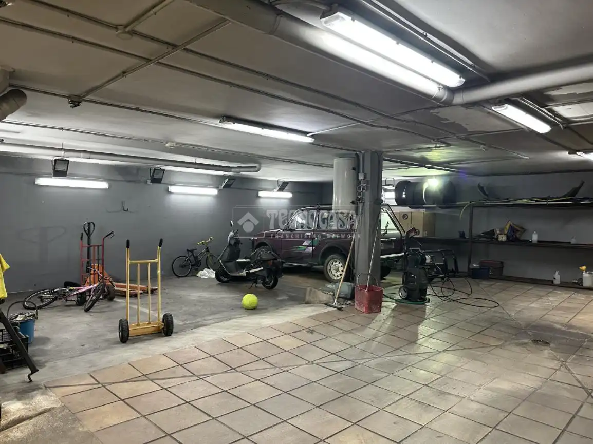 Local comercial en venda a Av. de los Derechos Humanos, imagen 5