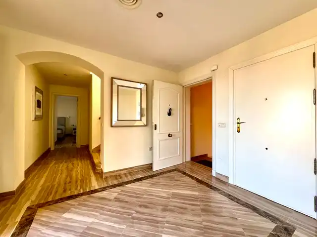 Dachboden zum Verkauf in Marbella mit Klimaanlage, Heizung und Terrasse