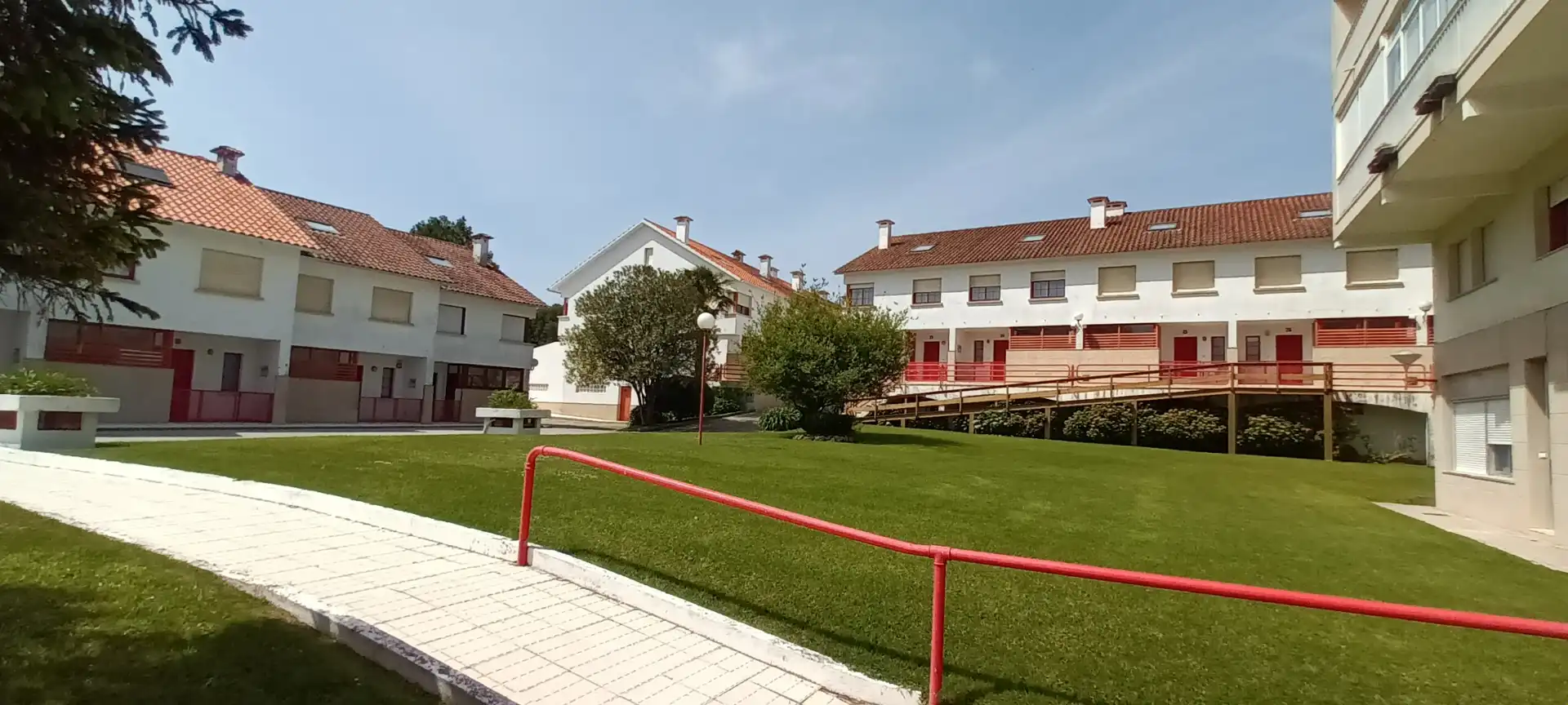 Vista exterior de Dúplex en venta en Sanxenxo con Terraza, Balcón y Piscina comunitaria