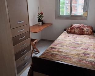 Bedroom of Apartment to share in Cornellà de Llobregat  with Air Conditioner