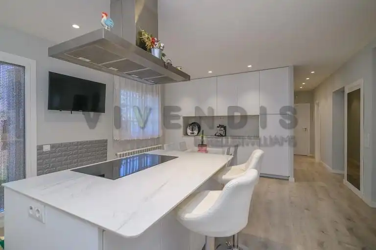 Casa amb terrassa en venda a Corbera de Llobregat, imagen 13