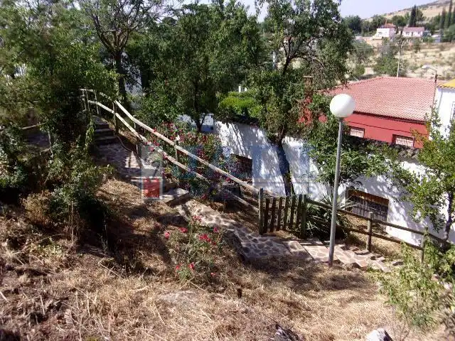 Vista exterior de Casa o xalet en venda en Valdepeñas amb Aire condicionat, Calefacció i Traster