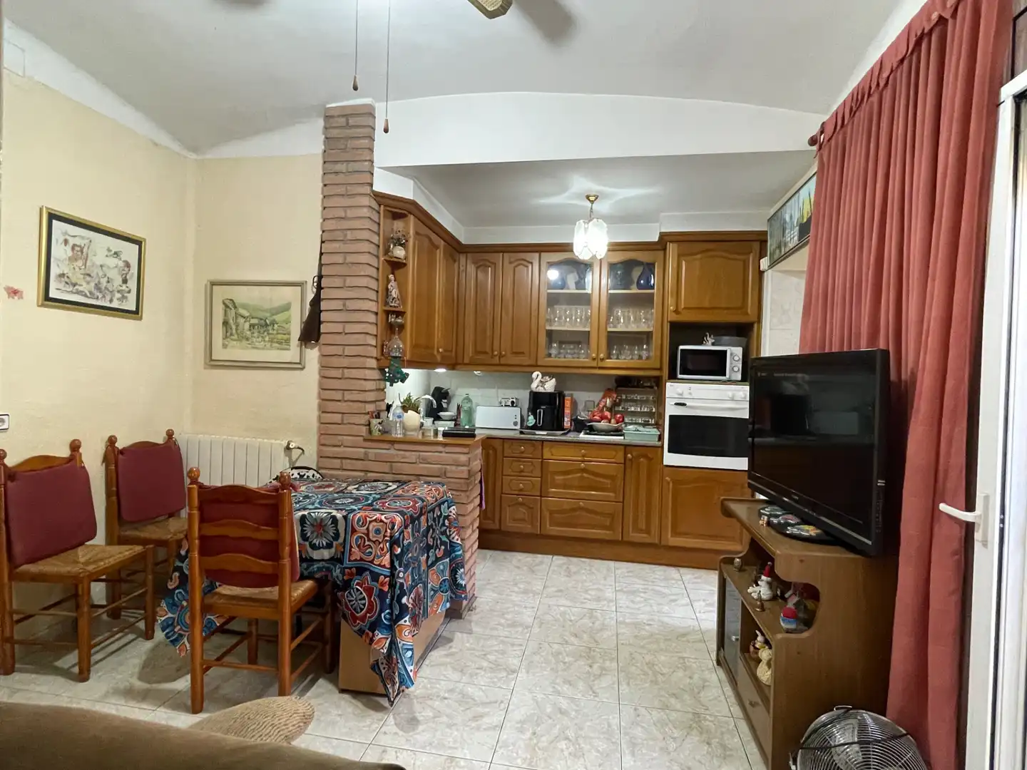 Casa aparellada amb jardí en venda a Olot, imagen 6