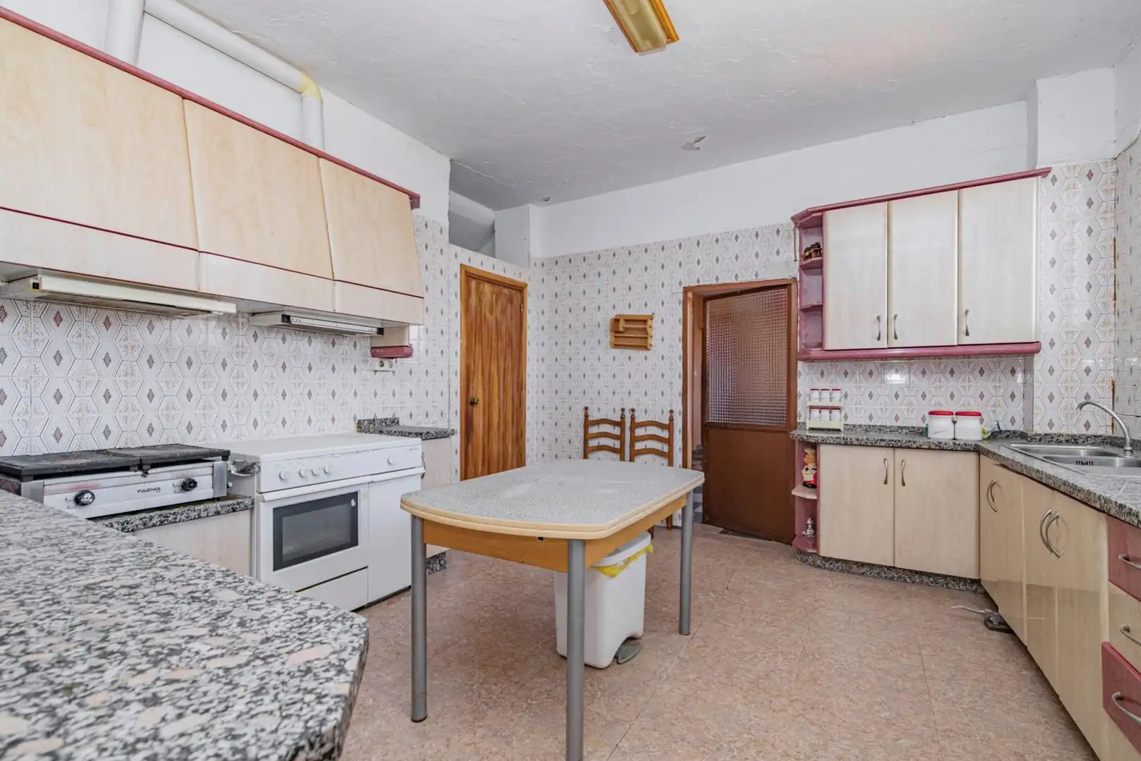 Edificio en venta en Carretera HUELMA, 66, Montejícar