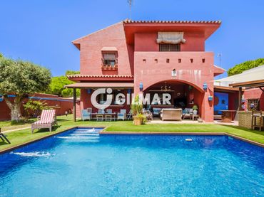 Villa mit Pool zum Verkauf in La Barrosa