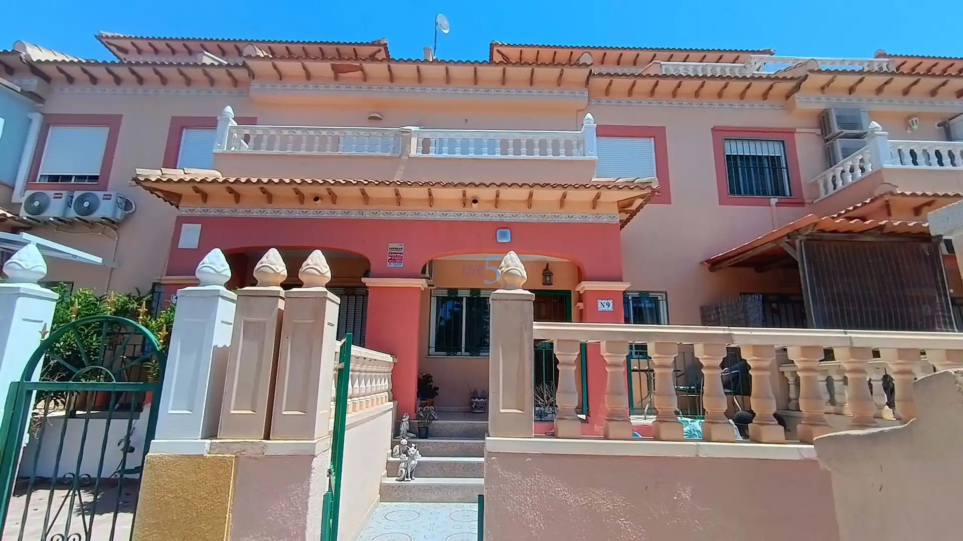 Maison mitoyenne avec piscine à vendre à Zona Carrefour - Urbanizaciones