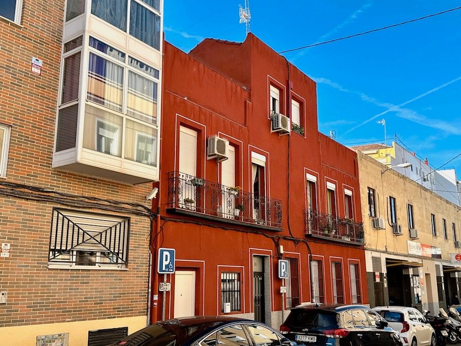 Vista exterior de Apartament en venda en  Madrid Capital amb Aire condicionat, Calefacció i Moblat