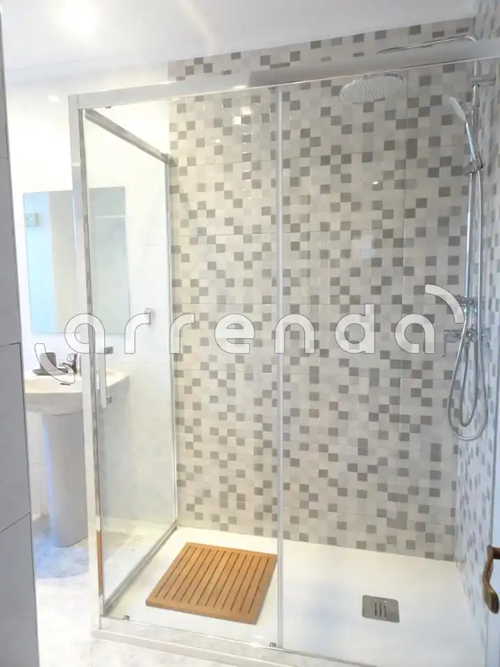 Badezimmer von Wohnung zur Miete in Santander mit Heizung und Möbliert
