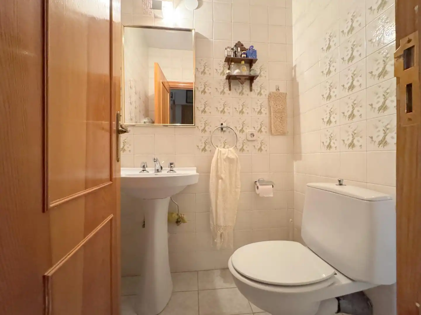Bathroom of Houses for sale in Candeleda, Ávila