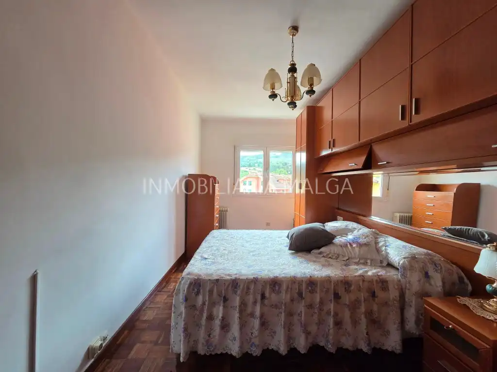 Habitación de Piso en venta en Colunga con Parquet y Amueblado