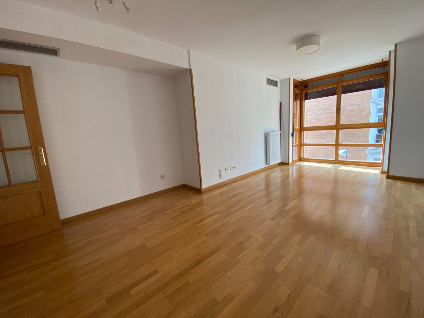 Living room of Flat to rent in  Madrid Capital  with Air Conditioner and Heating